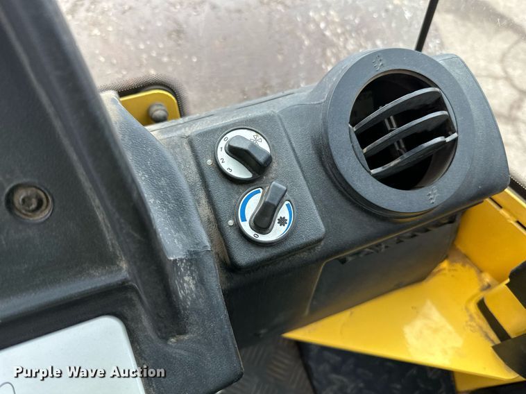 image for item DO3185 2014 Bomag BW 211D-40 single drum vibratory roller