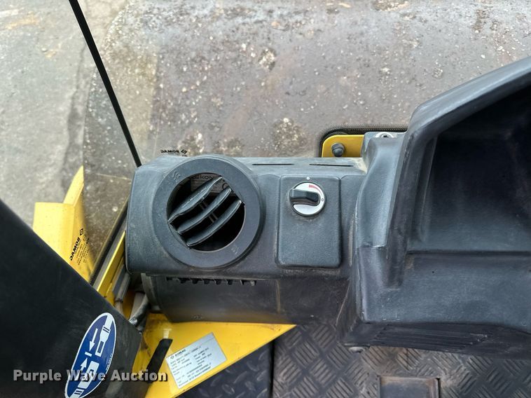 image for item DO3185 2014 Bomag BW 211D-40 single drum vibratory roller