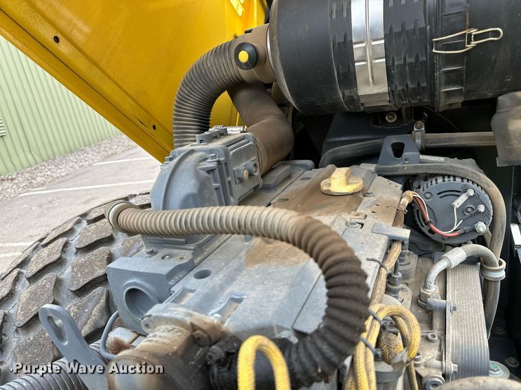 image for item DO3185 2014 Bomag BW 211D-40 single drum vibratory roller