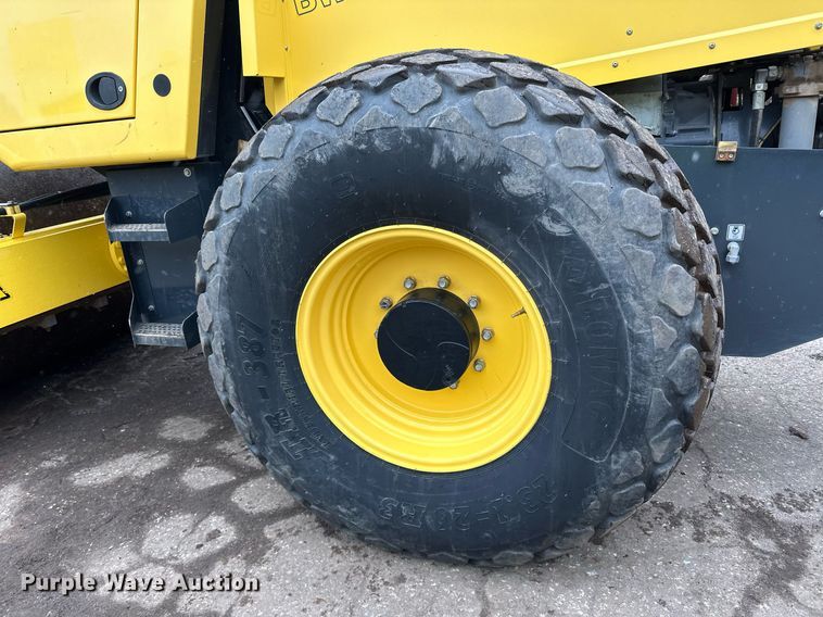 image for item DO3185 2014 Bomag BW 211D-40 single drum vibratory roller