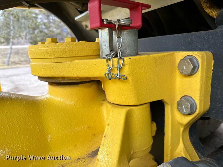 image for item DO3186 2014 Bomag BW211D-40 single drum roller