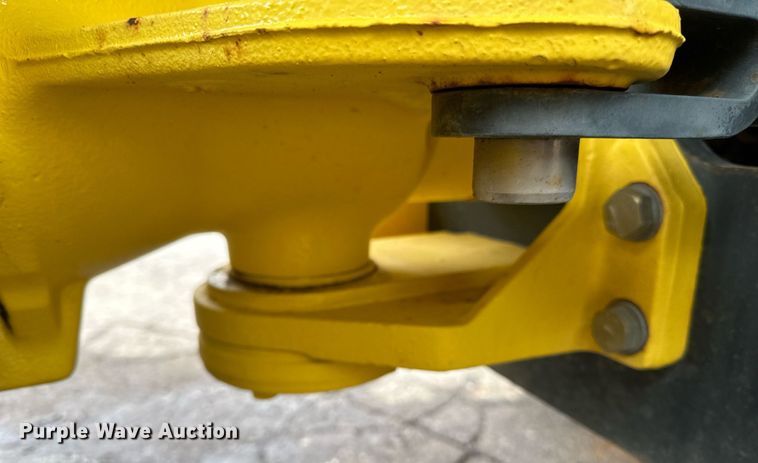 image for item DO3186 2014 Bomag BW211D-40 single drum roller