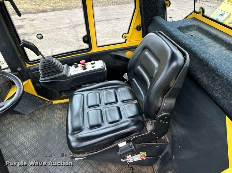 image for item DO3186 2014 Bomag BW211D-40 single drum roller