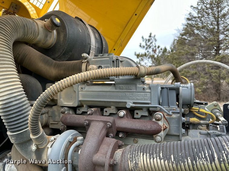 image for item DO3186 2014 Bomag BW211D-40 single drum roller