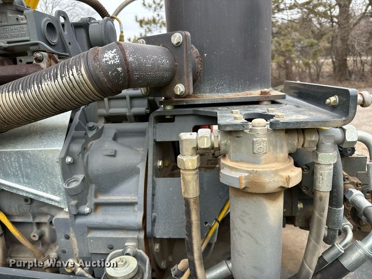 image for item DO3186 2014 Bomag BW211D-40 single drum roller