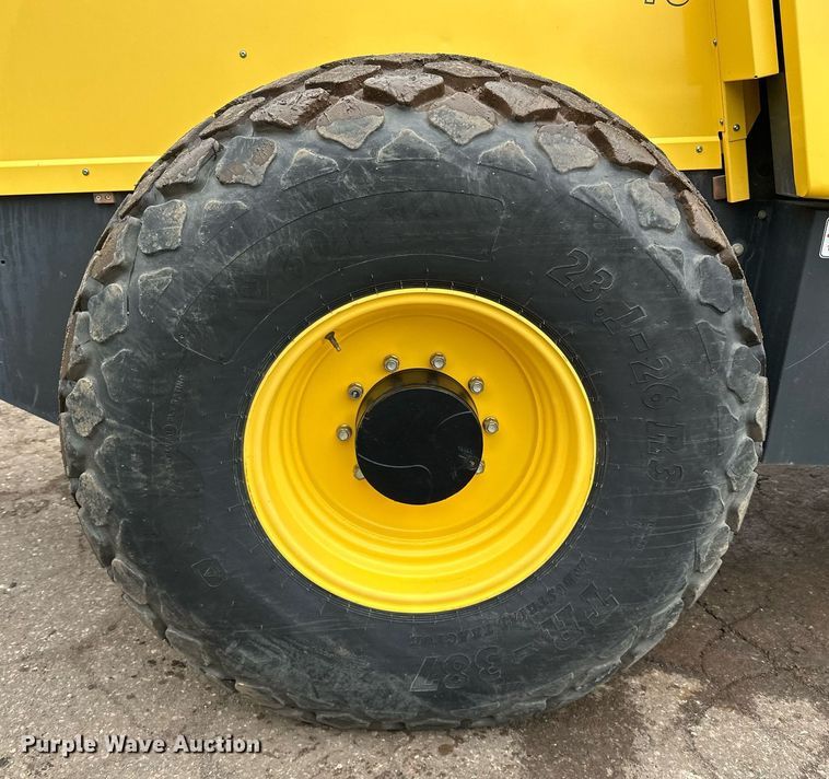 image for item DO3186 2014 Bomag BW211D-40 single drum roller