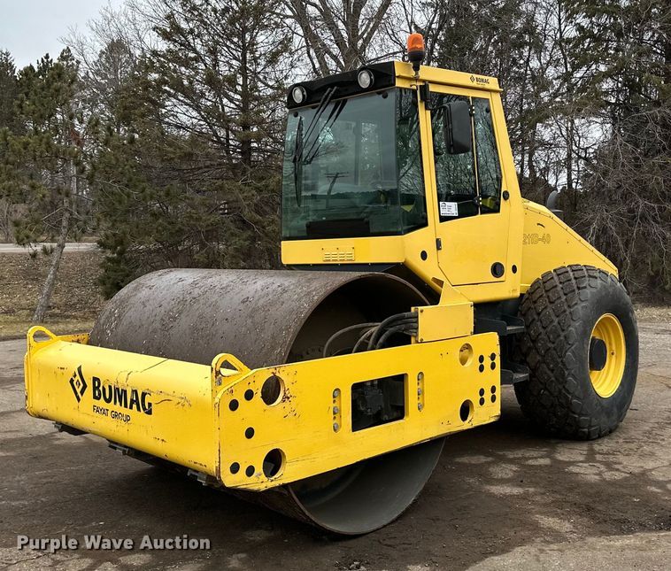 image for item DO3187 2014 Bomag BW 211D-40 single drum vibratory roller