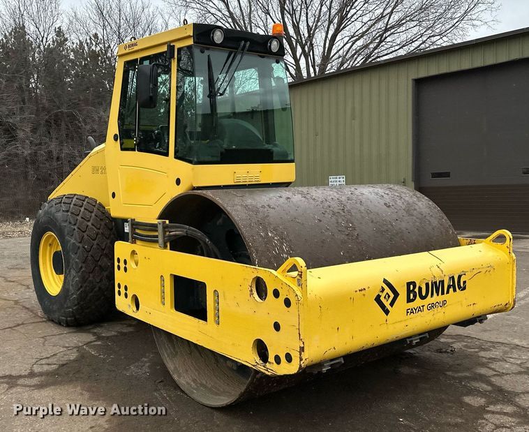 image for item DO3187 2014 Bomag BW 211D-40 single drum vibratory roller