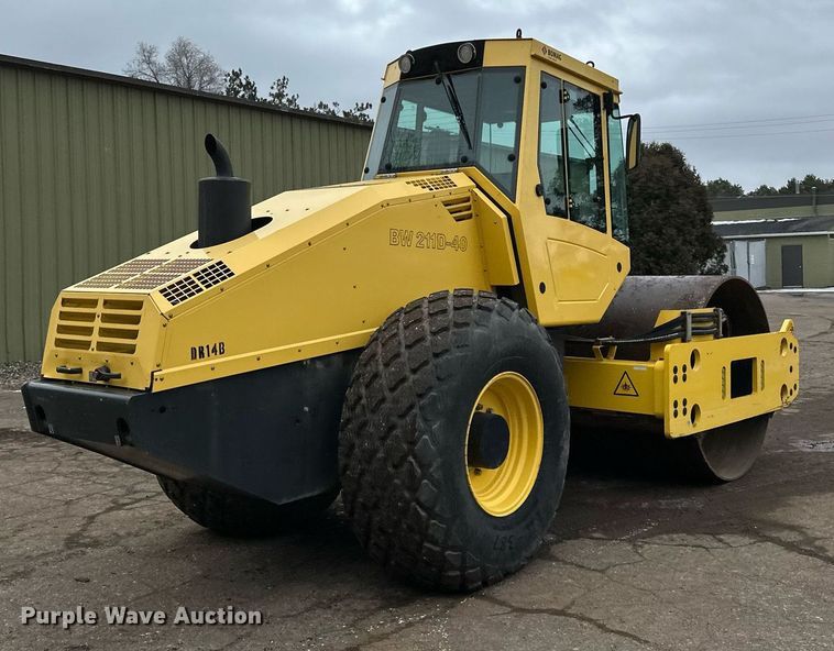 image for item DO3187 2014 Bomag BW 211D-40 single drum vibratory roller