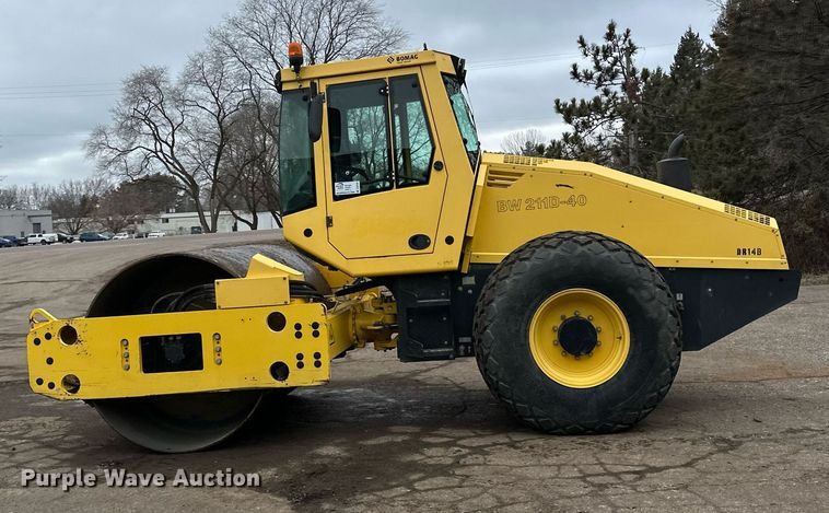 image for item DO3187 2014 Bomag BW 211D-40 single drum vibratory roller