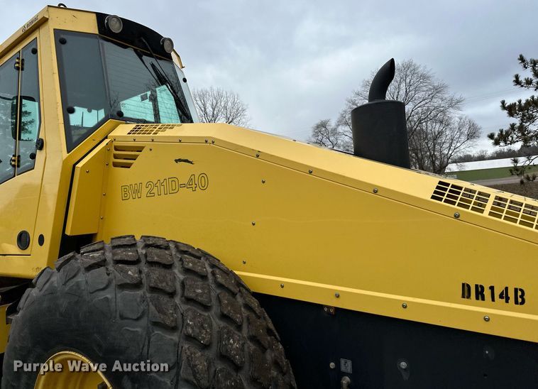image for item DO3187 2014 Bomag BW 211D-40 single drum vibratory roller