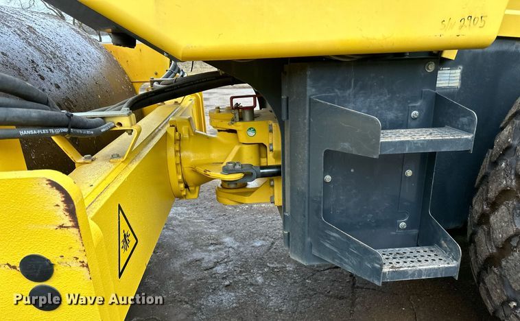 image for item DO3187 2014 Bomag BW 211D-40 single drum vibratory roller