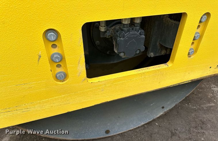 image for item DO3187 2014 Bomag BW 211D-40 single drum vibratory roller