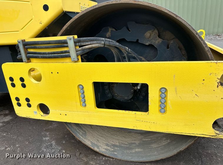 image for item DO3187 2014 Bomag BW 211D-40 single drum vibratory roller