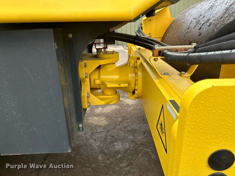 image for item DO3187 2014 Bomag BW 211D-40 single drum vibratory roller