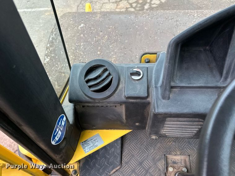 image for item DO3187 2014 Bomag BW 211D-40 single drum vibratory roller