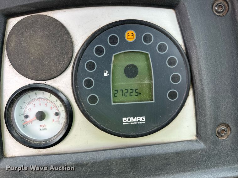 image for item DO3187 2014 Bomag BW 211D-40 single drum vibratory roller