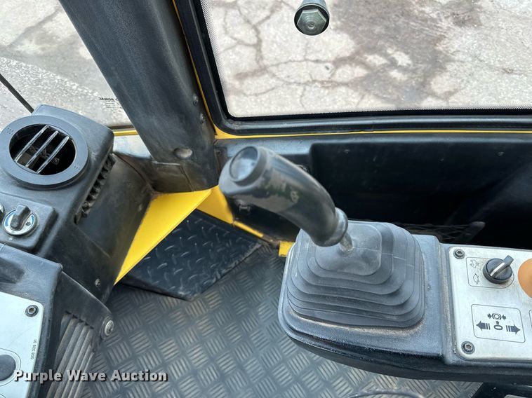 image for item DO3187 2014 Bomag BW 211D-40 single drum vibratory roller