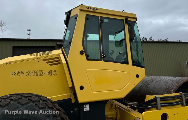 image for item DO3187 2014 Bomag BW 211D-40 single drum vibratory roller