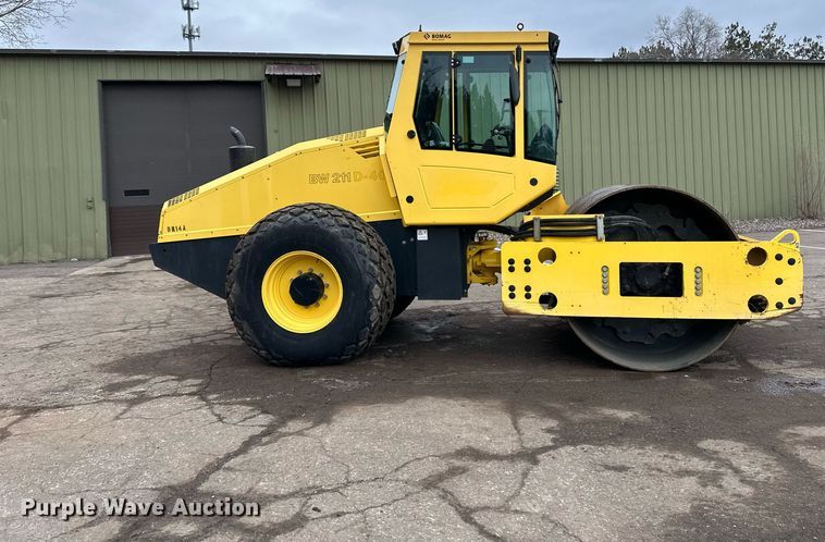 image for item DO3188 2014 Bomag BW 211D-40 single drum vibratory roller