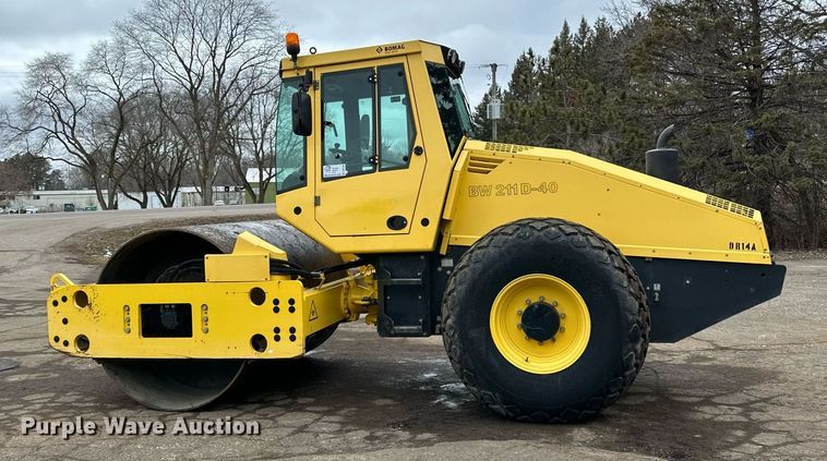 image for item DO3188 2014 Bomag BW 211D-40 single drum vibratory roller
