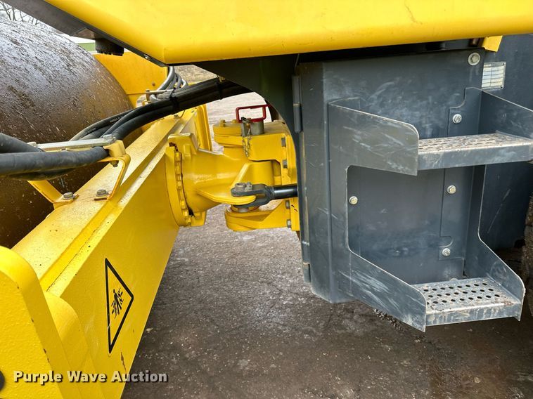 image for item DO3188 2014 Bomag BW 211D-40 single drum vibratory roller