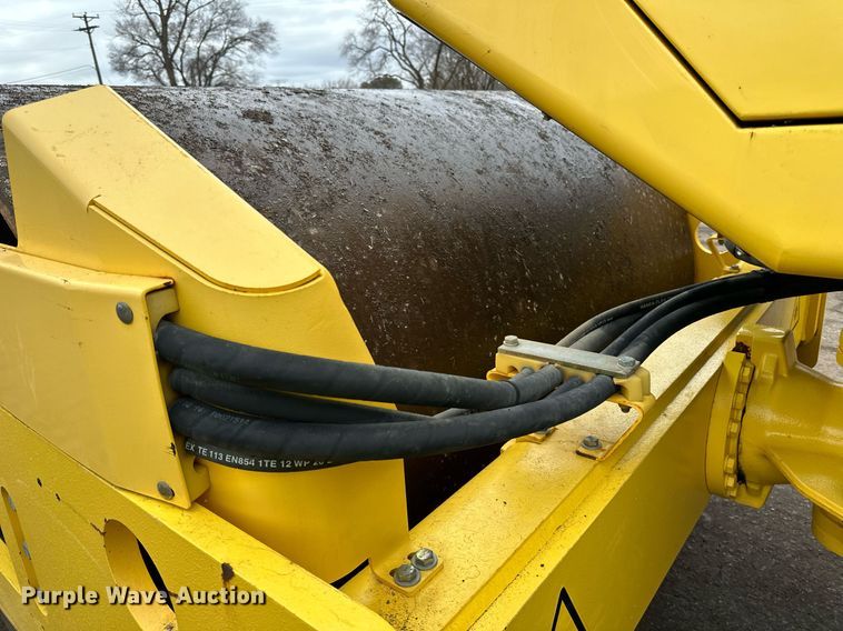 image for item DO3188 2014 Bomag BW 211D-40 single drum vibratory roller