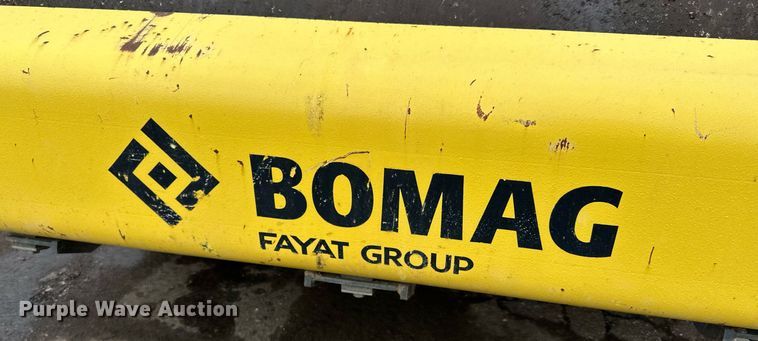 image for item DO3188 2014 Bomag BW 211D-40 single drum vibratory roller