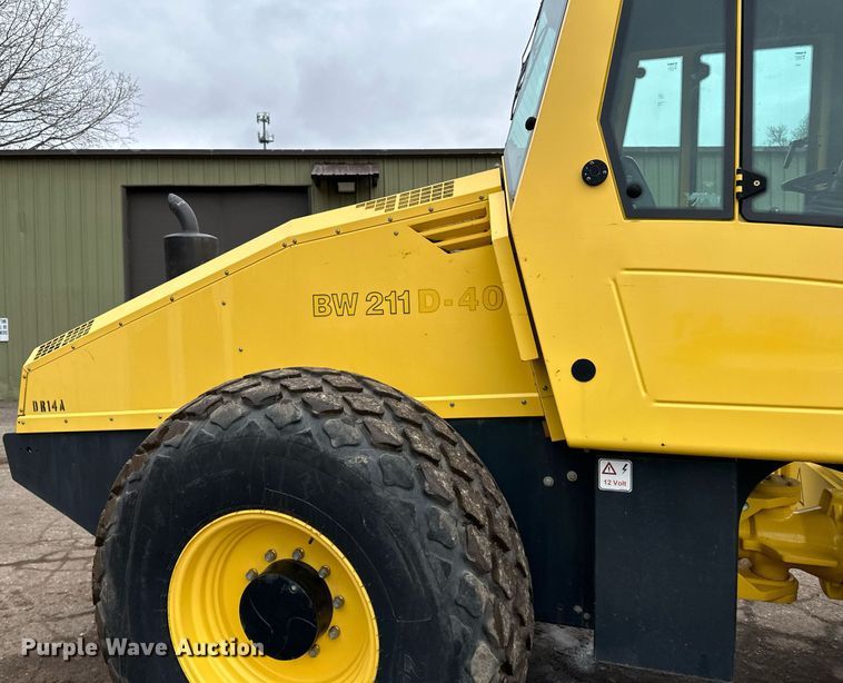 image for item DO3188 2014 Bomag BW 211D-40 single drum vibratory roller
