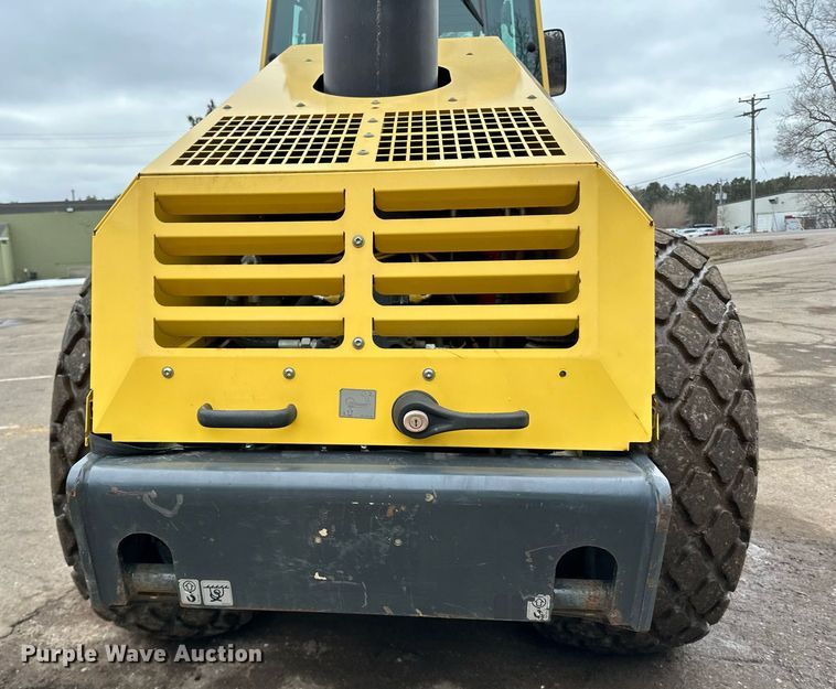 image for item DO3188 2014 Bomag BW 211D-40 single drum vibratory roller