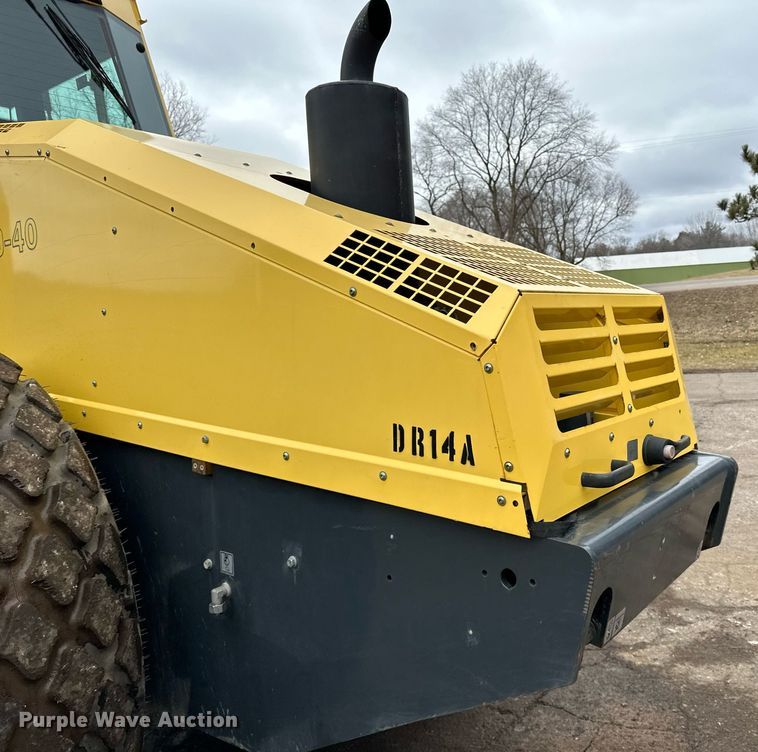 image for item DO3188 2014 Bomag BW 211D-40 single drum vibratory roller