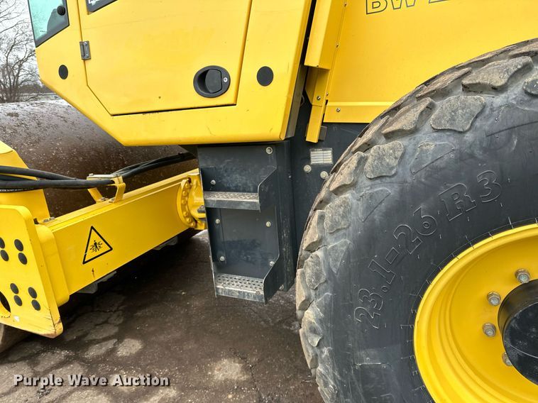 image for item DO3188 2014 Bomag BW 211D-40 single drum vibratory roller