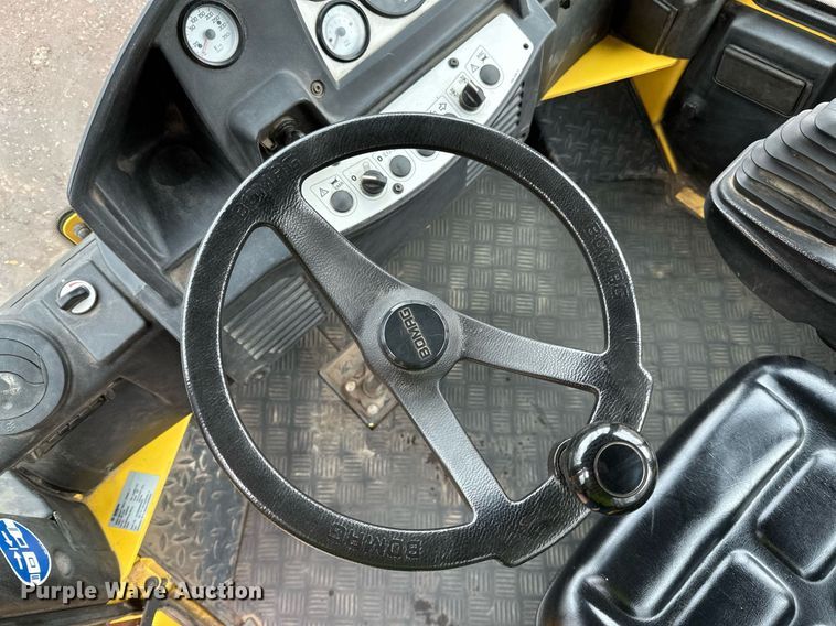 image for item DO3188 2014 Bomag BW 211D-40 single drum vibratory roller