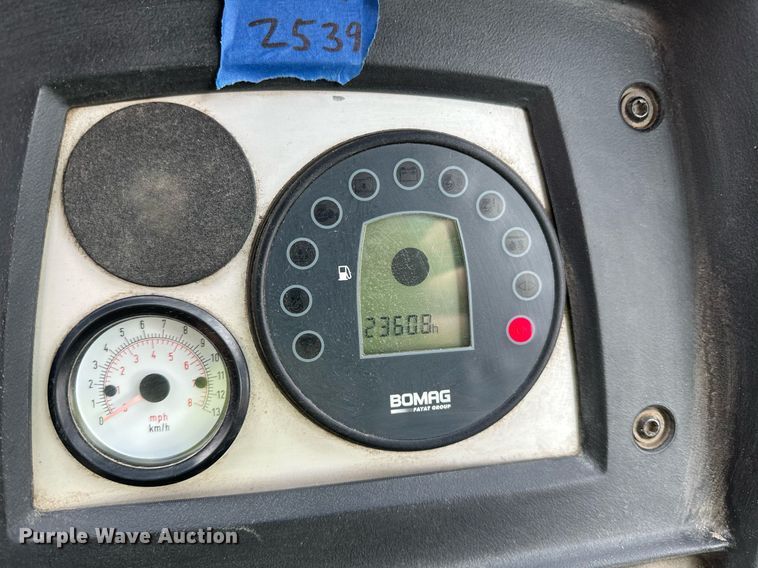 image for item DO3188 2014 Bomag BW 211D-40 single drum vibratory roller