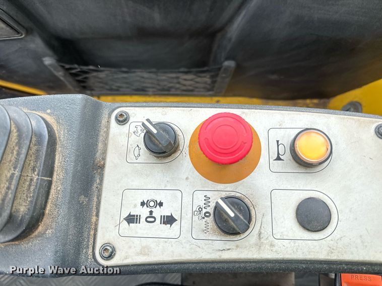 image for item DO3188 2014 Bomag BW 211D-40 single drum vibratory roller