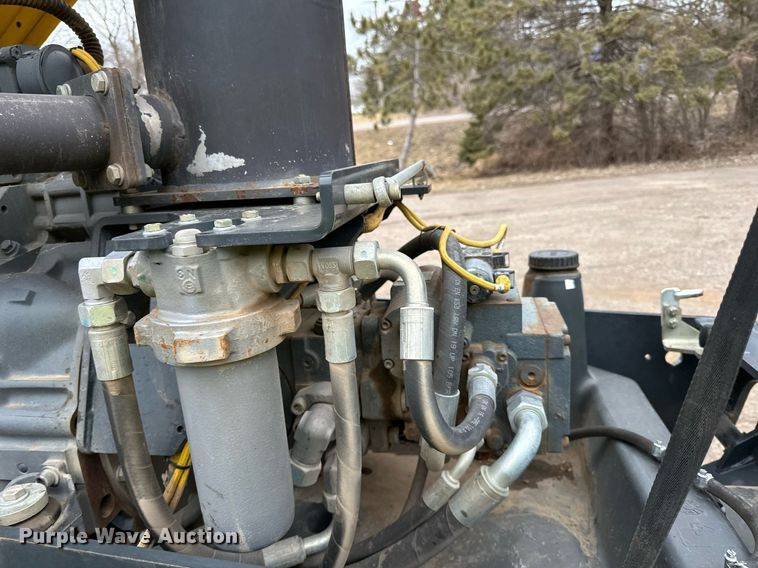 image for item DO3188 2014 Bomag BW 211D-40 single drum vibratory roller