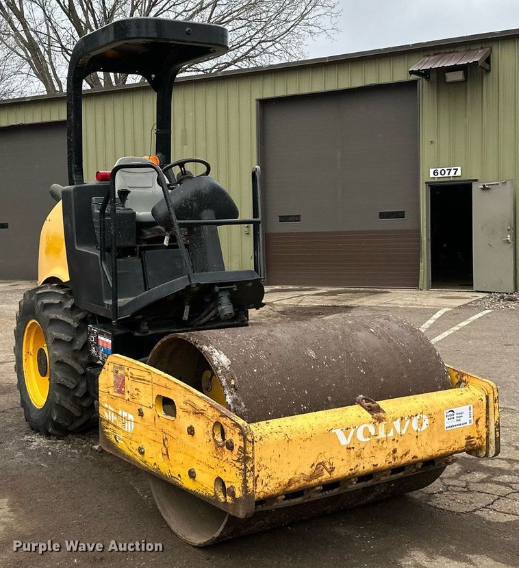 image for item DO3189 2006 Ingersoll Rand SD45D single drum vibratory roller