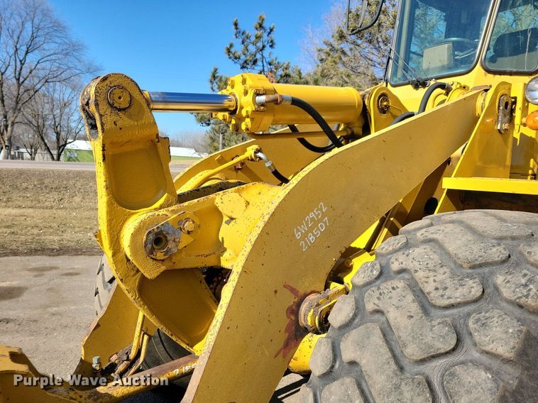 image for item DO3190 1988 Caterpillar 950E wheel loader