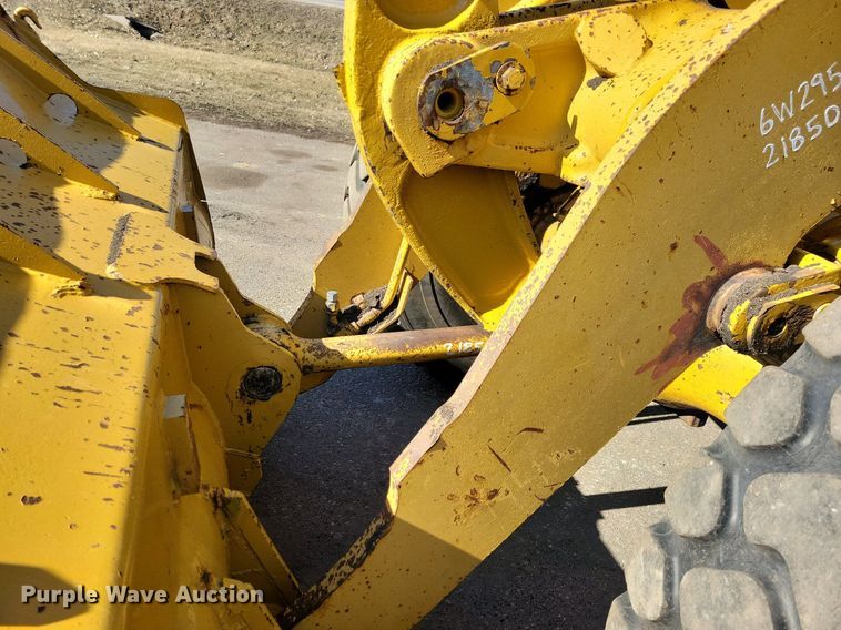 image for item DO3190 1988 Caterpillar 950E wheel loader