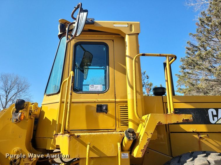 image for item DO3190 1988 Caterpillar 950E wheel loader