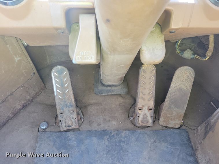 image for item DO3190 1988 Caterpillar 950E wheel loader