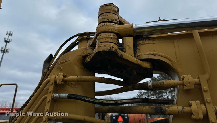 image for item DO3191 1988 Caterpillar  613C elevating scraper