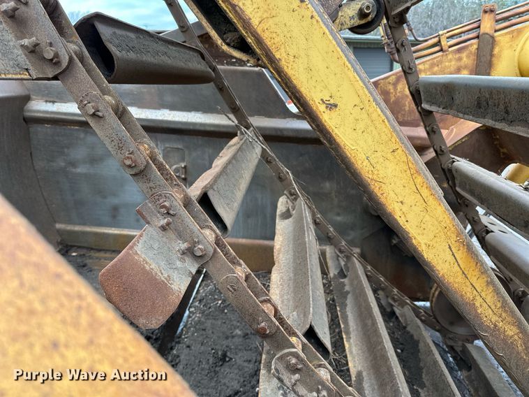 image for item DO3191 1988 Caterpillar  613C elevating scraper