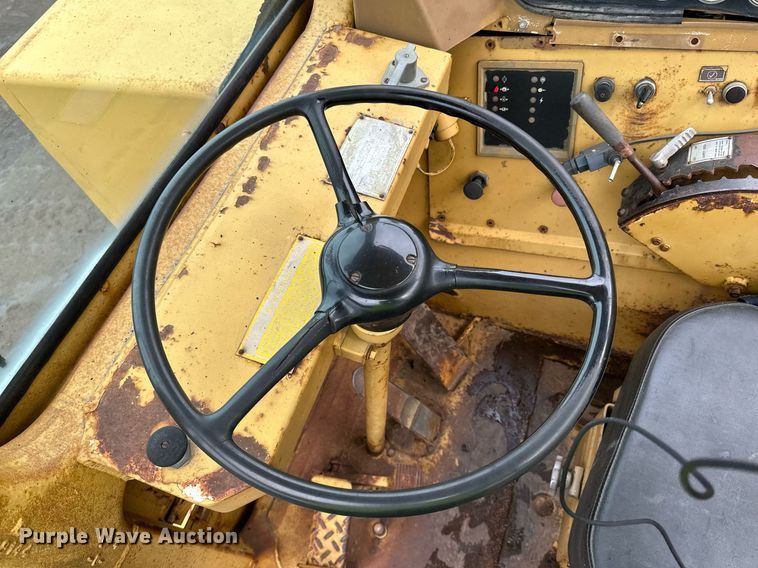 image for item DO3191 1988 Caterpillar  613C elevating scraper