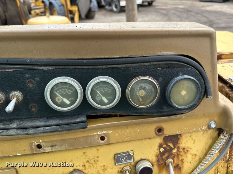 image for item DO3191 1988 Caterpillar  613C elevating scraper