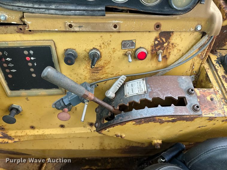 image for item DO3191 1988 Caterpillar  613C elevating scraper