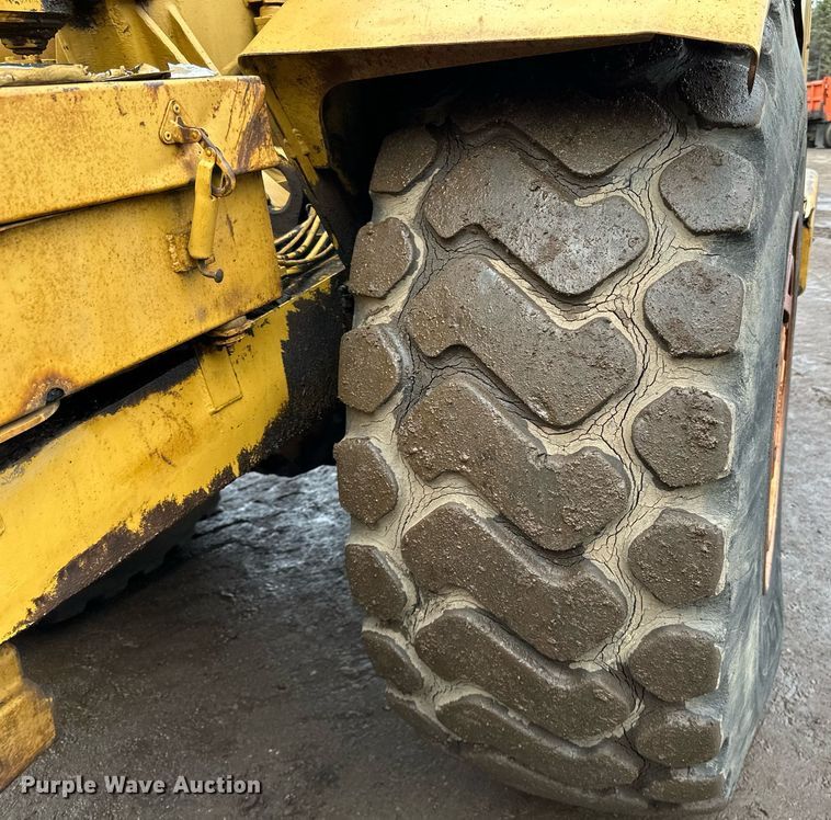 image for item DO3191 1988 Caterpillar  613C elevating scraper