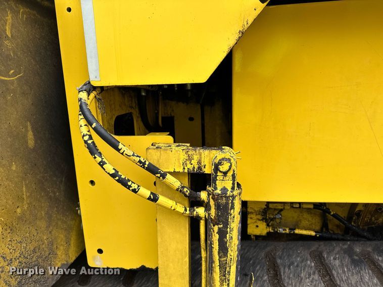 image for item DO3192 2014 Bomag  CR362 paver