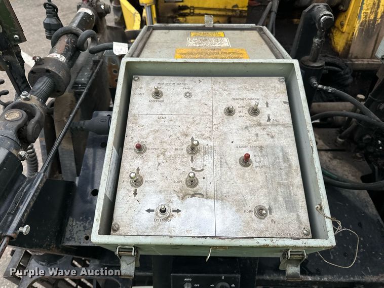 image for item DO3192 2014 Bomag  CR362 paver