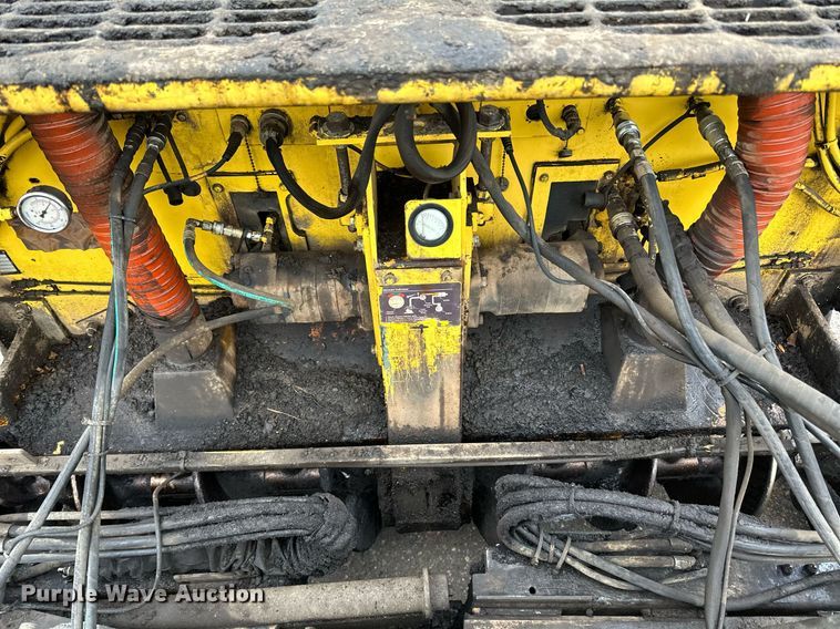 image for item DO3192 2014 Bomag  CR362 paver